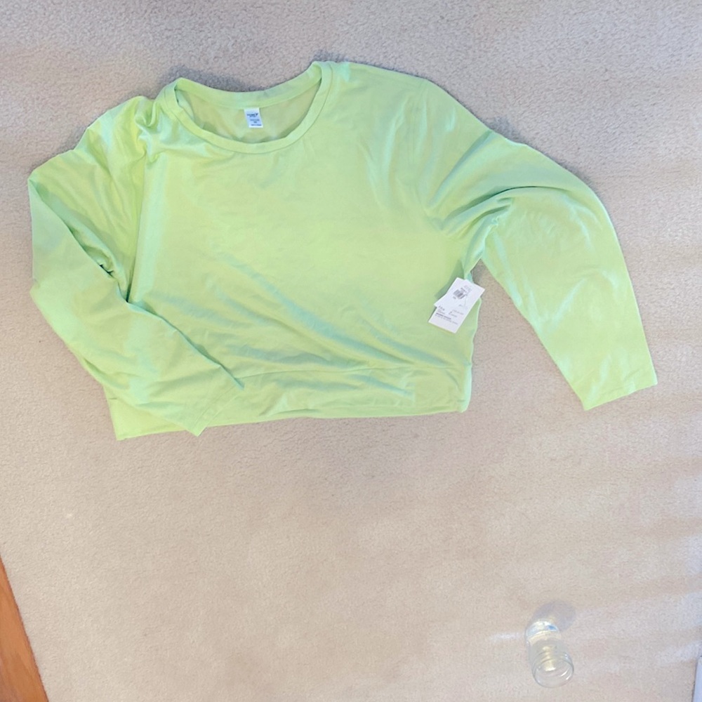 NWT, keyhole back sweatshirt, active wear